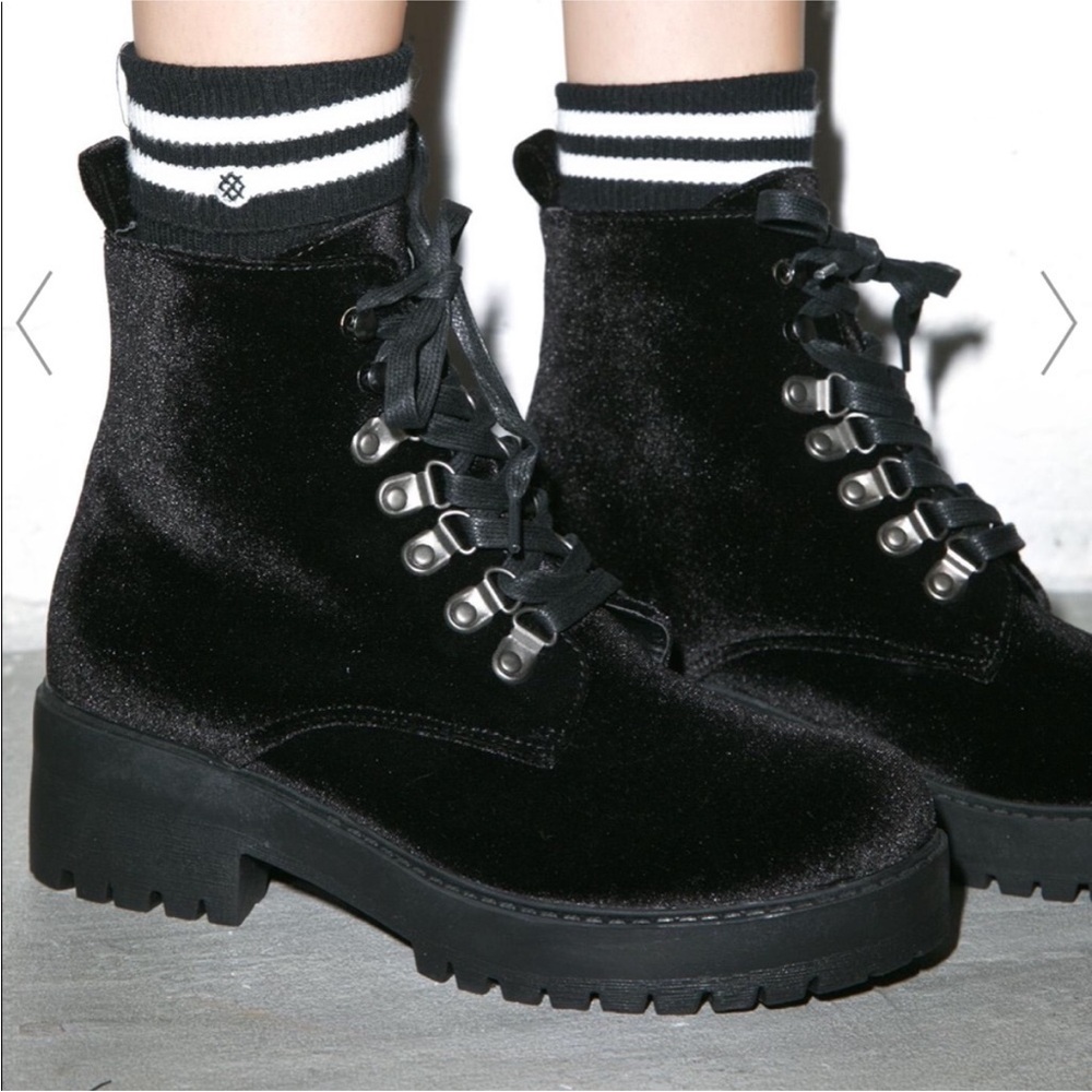 T.U.K. Harper Black Velvet lace Up Combat Boots Chunky Lug Heel 41 / 10